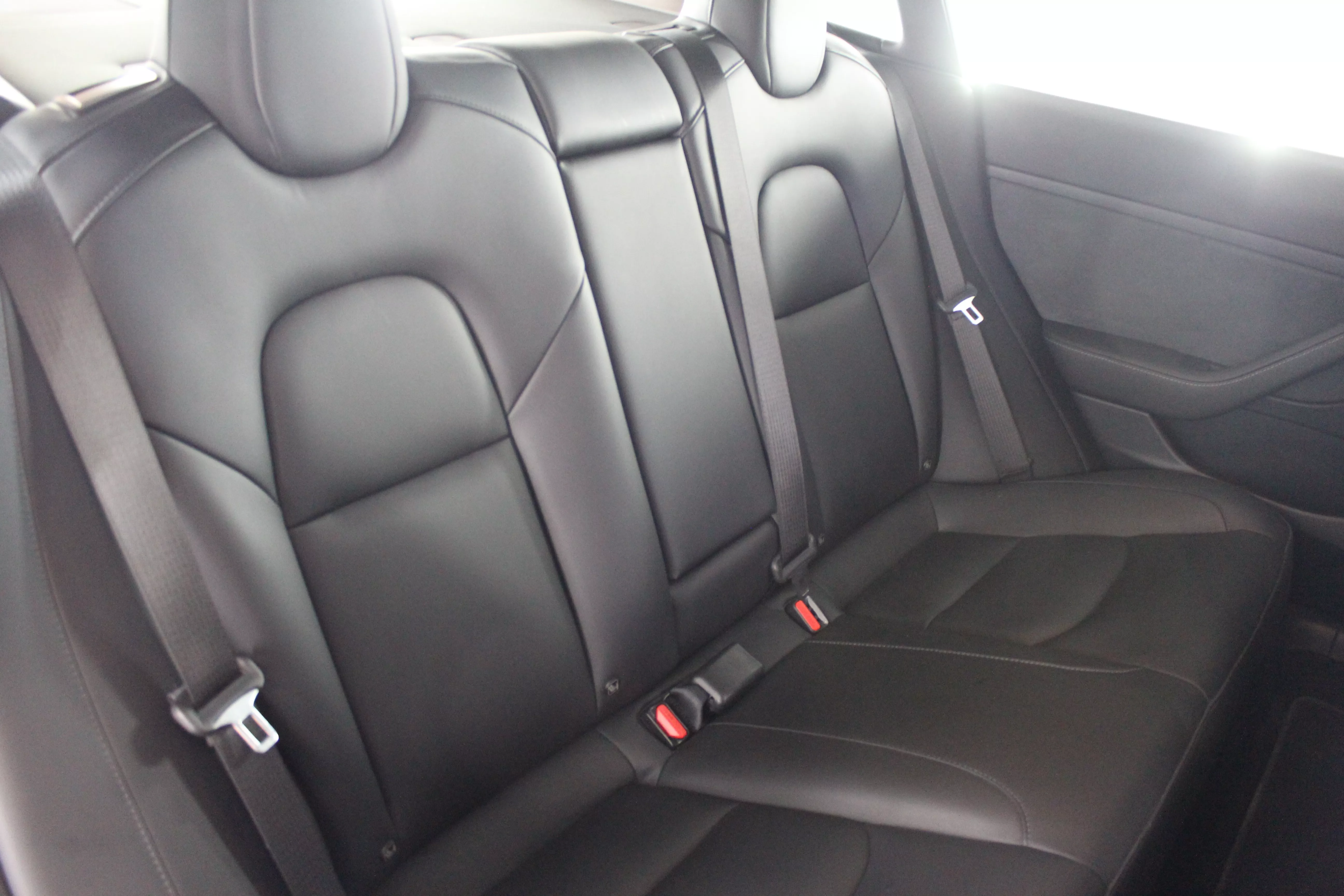 MODEL 3 LONG RANGE AWD